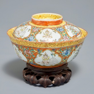 A Chinese Bencharong-style bowl and cover for the Thai market, 19th C.