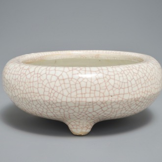 A Chinese ge-type crackle glazed censer, Ming/Qing