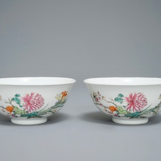 Deux bols en porcelaine de Chine famille rose à décor floral, marque de Guangxu, 19/20ème