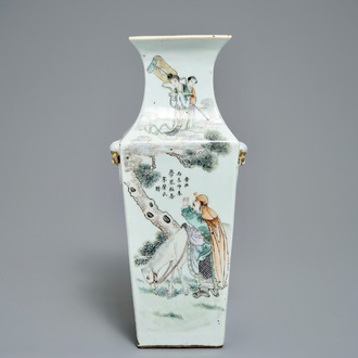 Un vase de forme carré en porcelaine de Chine qianjiang cai, 19/20ème