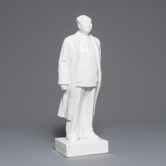 A tall Chinese figure of Mao Zedong standing on a base, 2nd half 20th C.