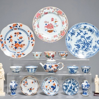 A varied collection of Chinese 18th C. porcelain and two ivory figures, 1st half 20th C.