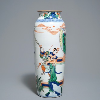 A Chinese Kangxi-style famille verte rouleau vase with figurative design around, 19th C.