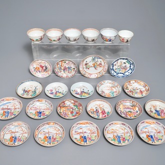 Een collectie Chinese koppen en schotels met mandarijns decor, Qianlong