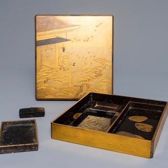 Une boîte à calligraphie 'Suzuribako', laquée et dorée, avec sa pierre à encre, Meiji, 19ème