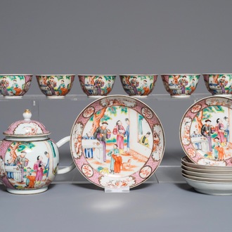 Un service à thé en porcelaine de Chine famille rose à décor mandarin, Qianlong