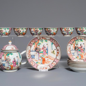 Een Chinees famille rose theeservies met mandarijns decor, Qianlong