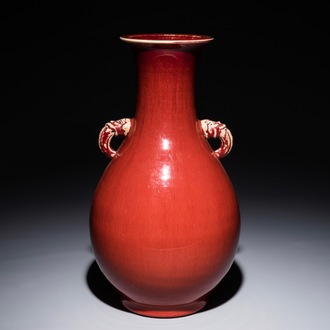 A Chinese monochrome oxblood-glazed yuhuchunping vase, 18/19th C.