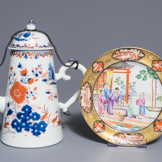 Een Chinese Imari-stijl koffiepot en een famille rose Rockefeller bord, Qianlong en Jiaqing