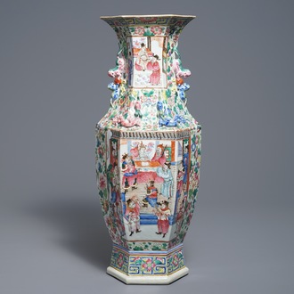 A Chinese famille rose hexagonal vase with figural design, 19th C.