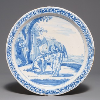 Un plat à décor religieux en faïence de Delft bleu et blanc, 3ème quart du 17ème