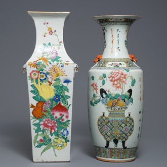 Deux grands vases en porcelaine de Chine famille rose, 19/20ème