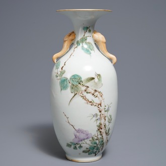 A Chinese qianjiang cai vase with birds and flowers, 19/20th C.