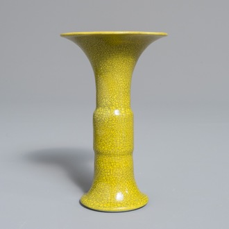 A small Japanese monochrome yellow crackle-glazed 'gu' vase, Awaji, Edo, 19th C.