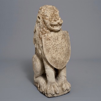 Un grand modèle d'un lion tenant un bouclier, prob. Flandres, 17ème