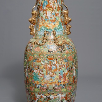 A large Chinese Canton famille rose vase, 19th C.