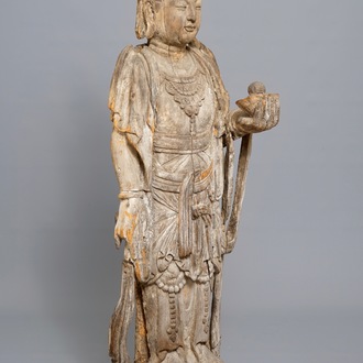 Une grande figure de Guanyin en bois sculpté, Chine, Ming