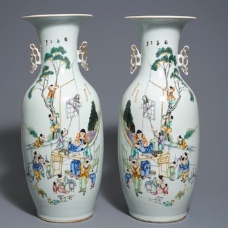 Une paire de vases en porcelaine de Chine famille rose, 19/20ème