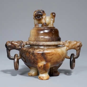 A Chinese mottled jade tripod incense burner and cover, 19/20th C.