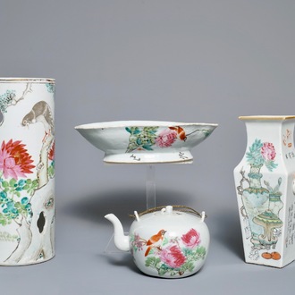 Quatre pièces en porcelaine de Chine qianjiang cai, 19/20ème