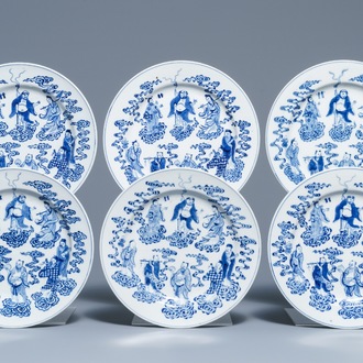 Six assiettes en porcelaine de Chine bleu et blanc à décor des 'Huit Immortels', marques de Xuande, 19ème