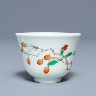 A Chinese famille verte cup with goji branches, Kangxi mark, 19/20th C.