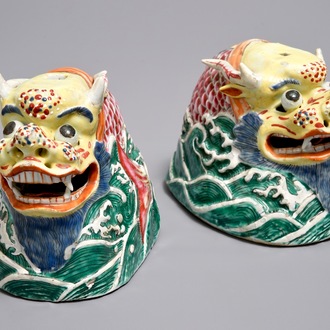 A pair of Chinese famille rose models of dragons, Qianlong/Jiaqing