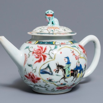 Une théière couverte en porcelaine de Chine famille rose, Yongzheng/Qianlong