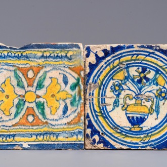 Deux carreaux polychromes en majolique d'Anvers, 2ème moitié du 16ème