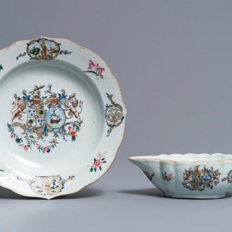 Une saucière et une assiette en porcelaine de Chine famille rose pour le marché hollandais, blasons de Van Tets, Qianlong