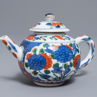 A Chinese famille verte teapot and cover, Kangxi