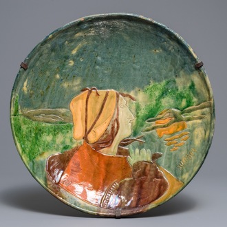 Un grand plat Art Nouveau en poterie flamande à décor 'Sunset', daté 1899, Leo Maes Vereenoghe, Torhout