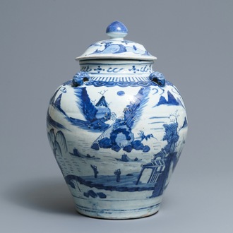 Un grand vase couvert en porcelaine de Chine bleu et blanc, Wanli