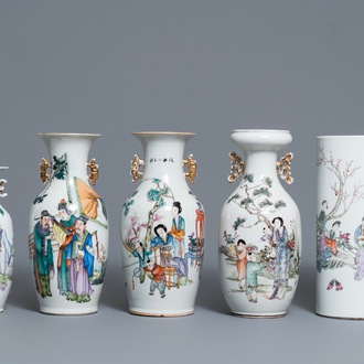 Cinq vases en porcelaine de Chine famille rose et qianjiang cai, 19/20ème