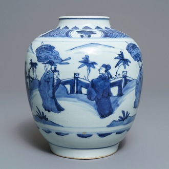 Een Chinese blauwwitte balustervaas met figuratief decor, Wanli/Tianqi