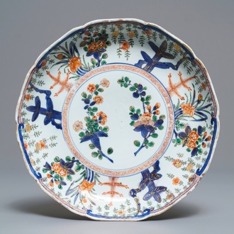 Un plat en porcelaine de Chine famille verte pour le marché japonais, Kangxi