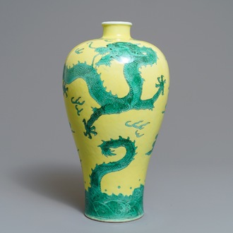 A Chinese yellow and green enamelled meiping 'dragon' vase, 19/20th C.