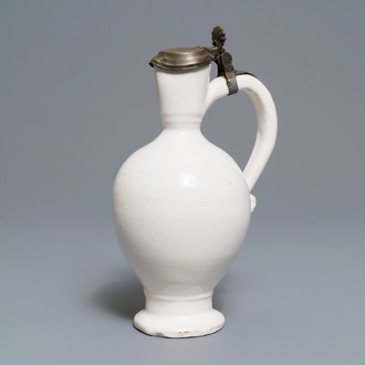 A fine white Dutch Delft jug with pewter cover, 2nd half 17th C.