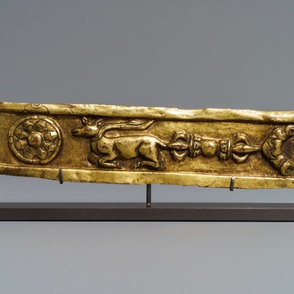 Un fragment d’autel en laiton doré, Tibet, 17ème