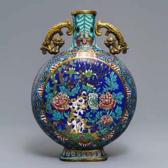 A Chinese cloisonné moonflask, Qianlong mark, 19/20th C.