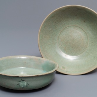 Two Korean celadon porcelain bowls, Goryeo/Joseon, 14/15th C.