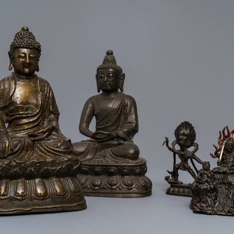 Quatre figures en bronze, Chine et Tibet, 18/19ème