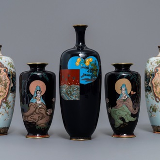 Cinq vases en émaux cloisonnés, Japon, Meiji, 19ème