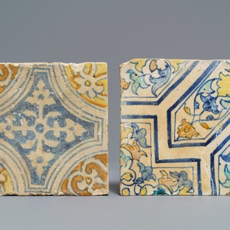 Deux carreaux en majolique polychrome d'Anvers, 2ème moitié du 16ème