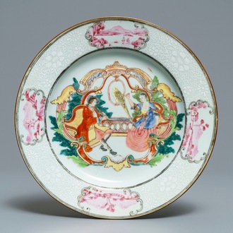 Une assiette en porcelaine de Chine famille rose et bianco sopra bianco, Qianlong