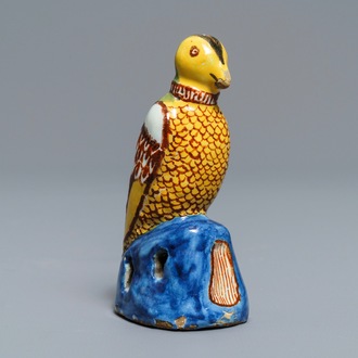Un modèle d'un perroquet en faïence de Delft polychrome, fin du 18ème