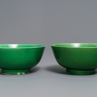 A pair of Chinese monochrome green bowls, Kangxi