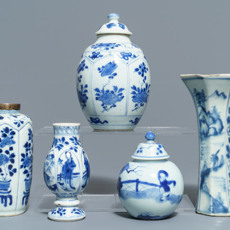 Five Chinese blue and white vases, Kangxi