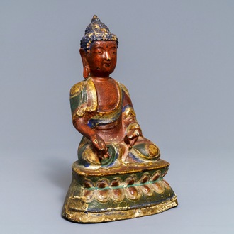 Un modèle de Bouddha Bhaisajyaguru en bronze polychromé, Sino-Tibet, 17/18ème