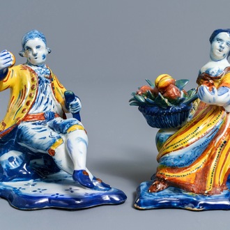 Une paire de figures allégoriques en faïence de Delft polychrome, 18ème